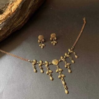 Antique Gold Floral Necklace V2