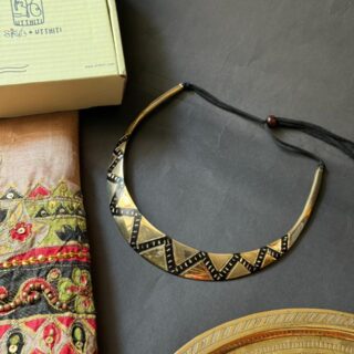 Gold-Tone Patterned Collar Choker