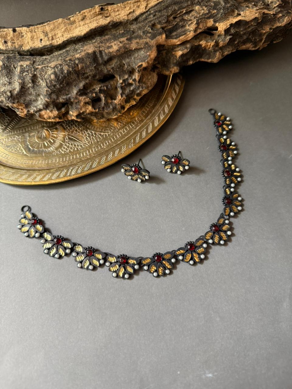Petal Floral Necklace V1