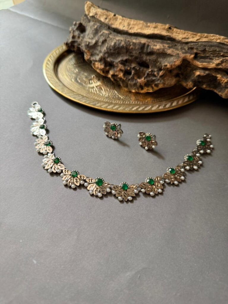 Petal Floral Necklace V2