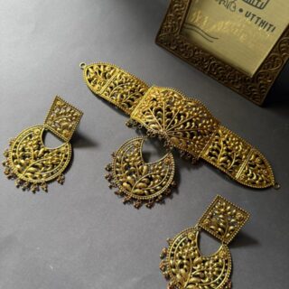 Heritage Floral Choker