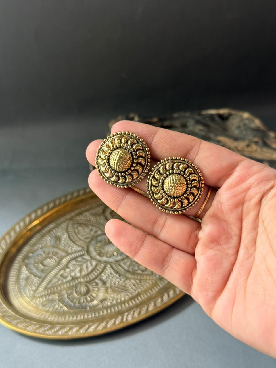 Antique Heritage Round Stud Earrings
