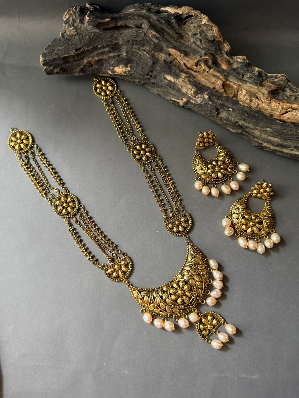 Pearl Flora Antique Necklace