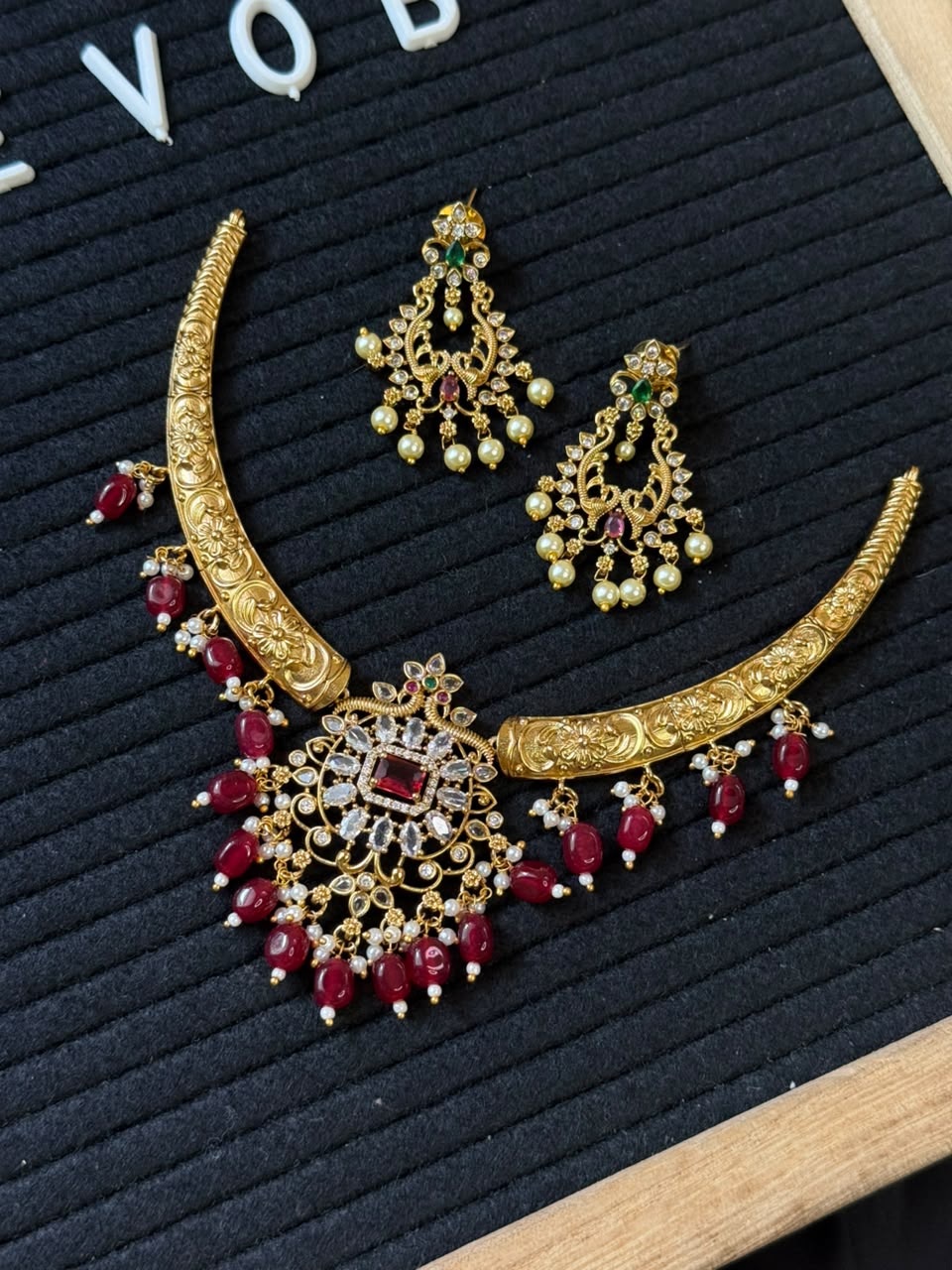 Regal Heritage Necklace Set
