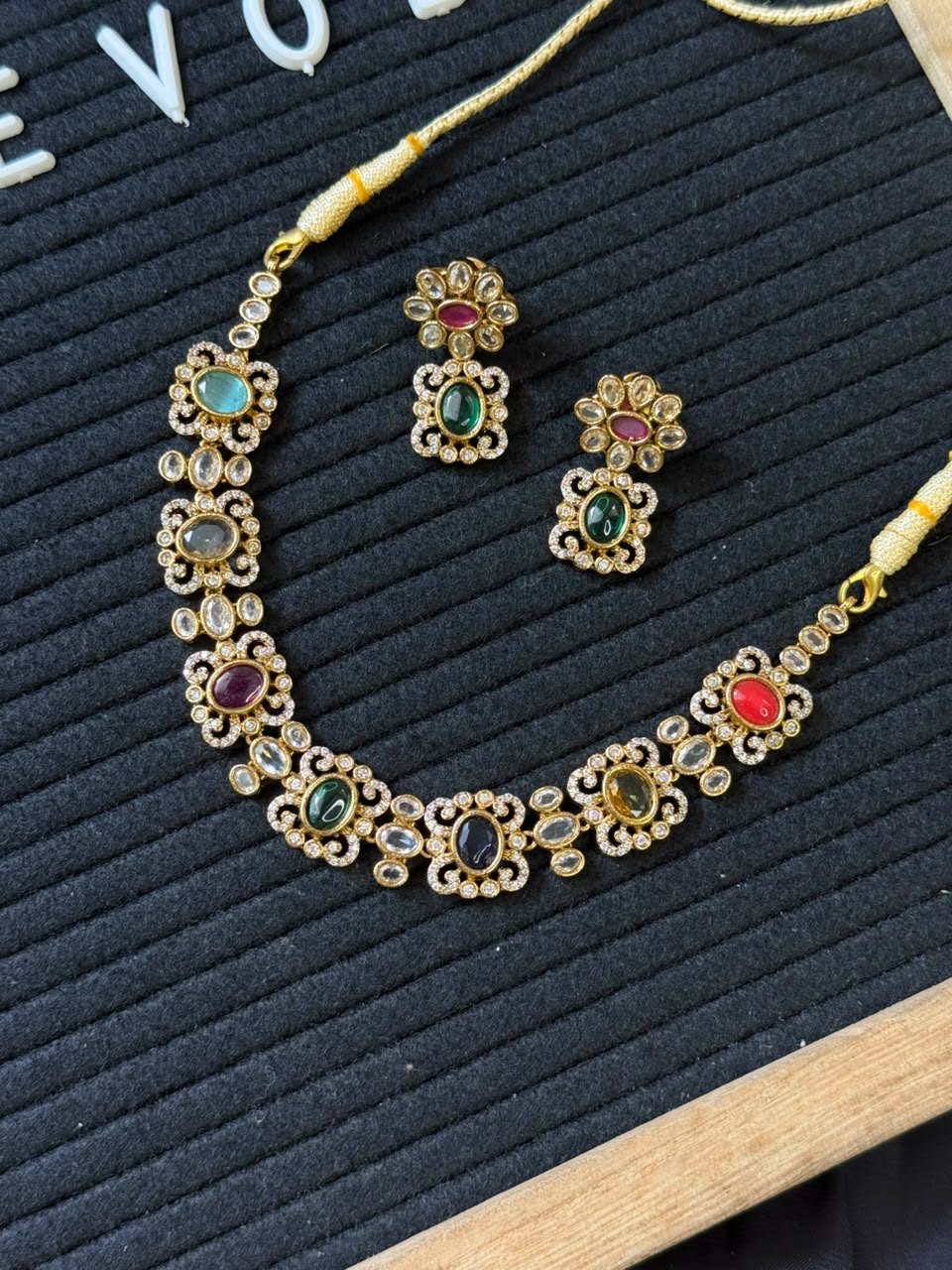 Royal Floral Stone Necklace Set