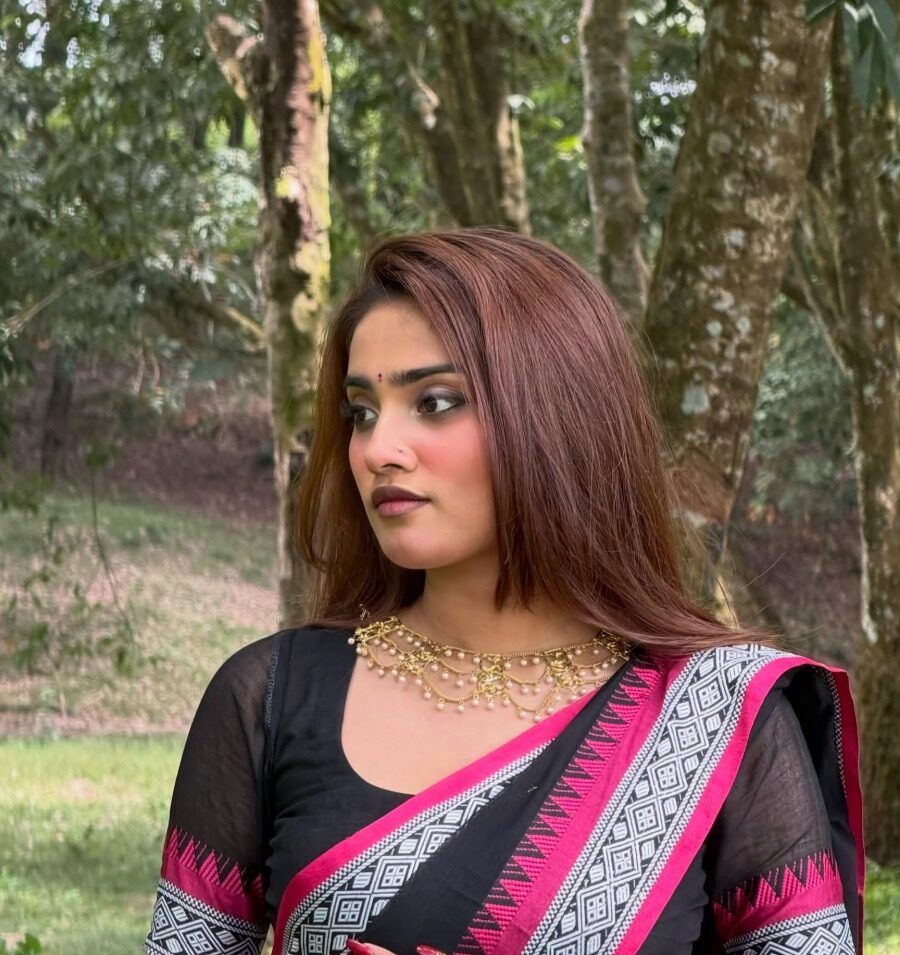 Kumudini Pearl Necklace (কুমুদিনী) Golden - Image 3