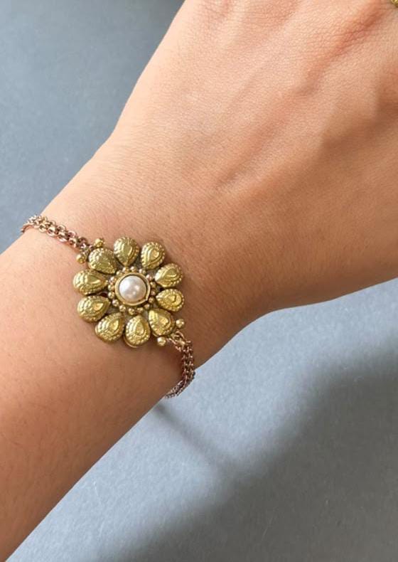 Vintage Floral Pearl Bracelet